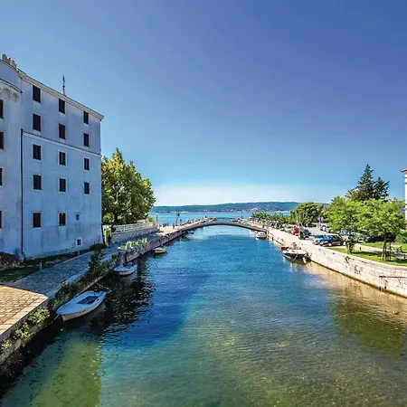 Feriehus Amazing In Grizani With Sauna