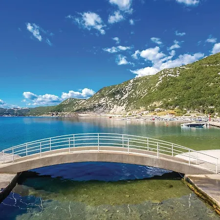 Дом отдыха Amazing In Grizani With Sauna *