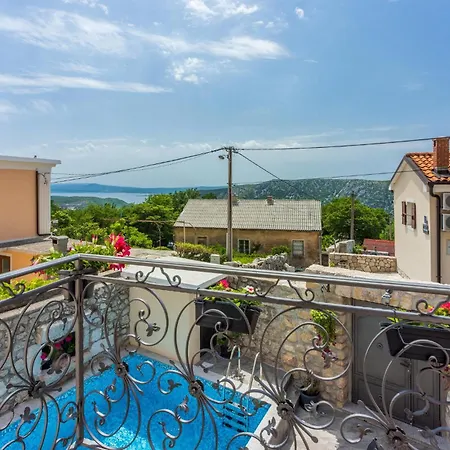 Lovely In Grizani With Kitchen Holiday home *