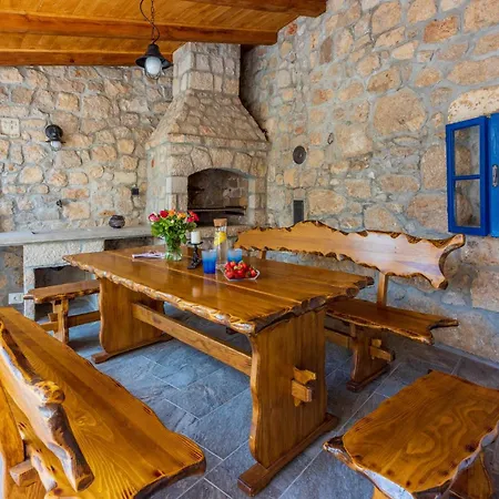 Amazing In Grizani With Sauna Case de vacanță Grižane