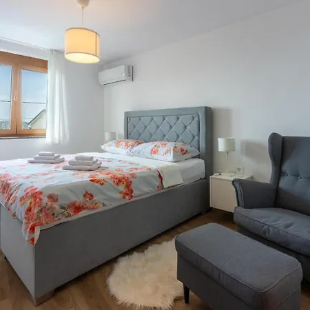 Amazing In Grizani With Sauna Grižane