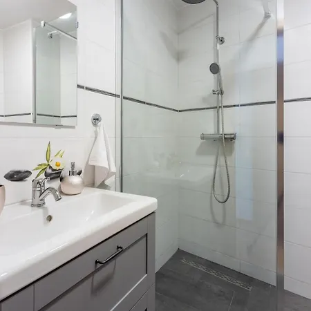 Amazing In Grizani With Sauna Case de vacanță Grižane