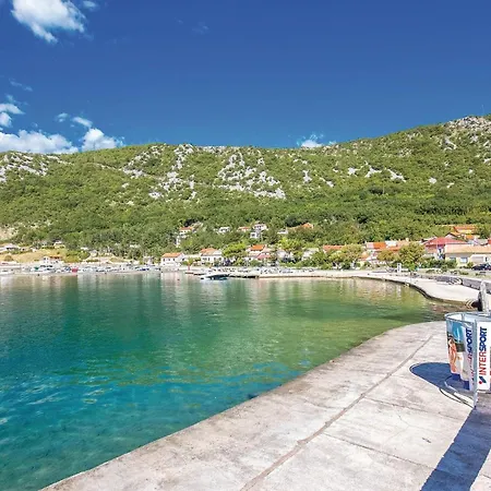 Lovely In Grizani With Kitchen Holiday home