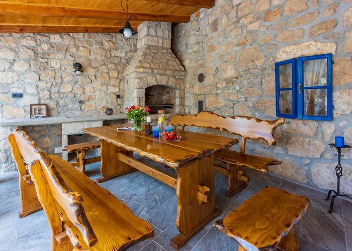 Amazing In Grizani With Sauna 度假居 Grižane